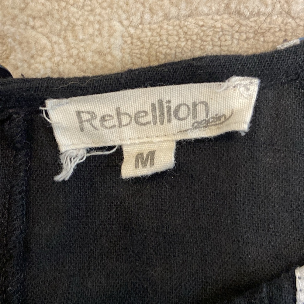 Anthropologie Rebellion
Black blue floral embroidered crop top Women's Size M - Picture 7 of 8